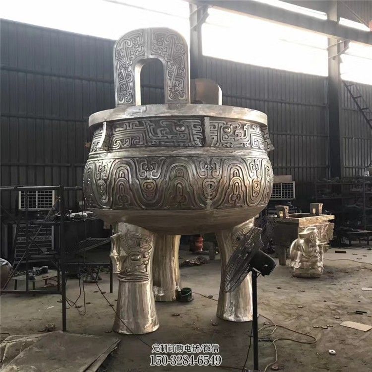 黃銅材質(zhì)圓鼎雕塑造型 黃銅材質(zhì)圓鼎雕塑造型