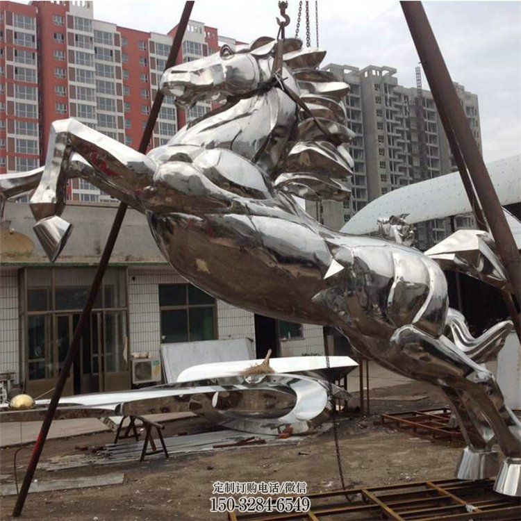 不銹鋼奔馬雕塑廠家，城市動(dòng)物擺件，仿真小品