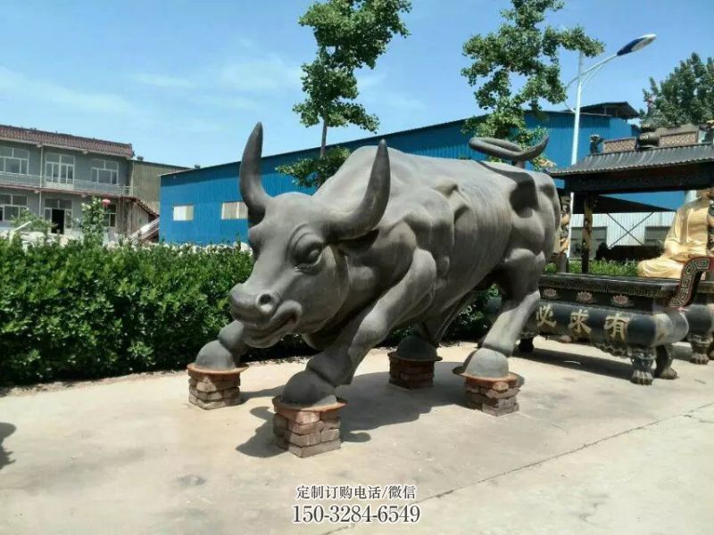 古銅色開(kāi)荒牛雕塑 大型城市雕塑 商業(yè)街?jǐn)[件 古銅色開(kāi)荒牛雕塑 大型城市雕塑 商業(yè)街?jǐn)[件