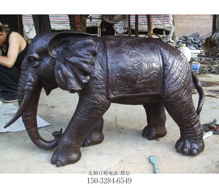 庭院大象雕塑定做，廣場(chǎng)雕塑，室外銅大象雕塑提供